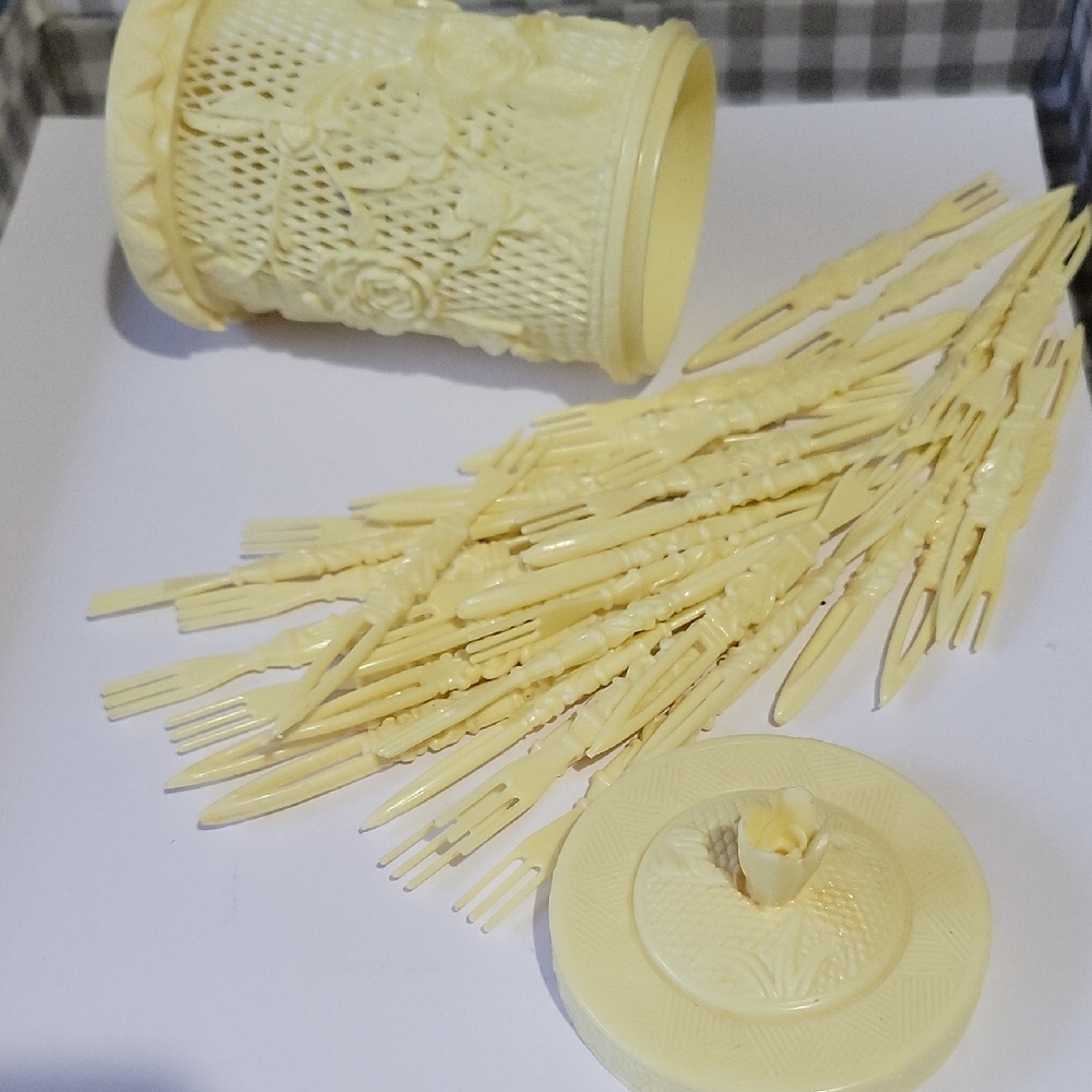French Ivory Hors d'oeuvre set _ Hong Kong